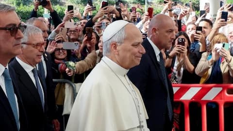 Pope's surgery to remove lump on lung 'concluded successfully', Vatican says