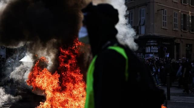 Macron accuses foreign leaders of exploiting French riots