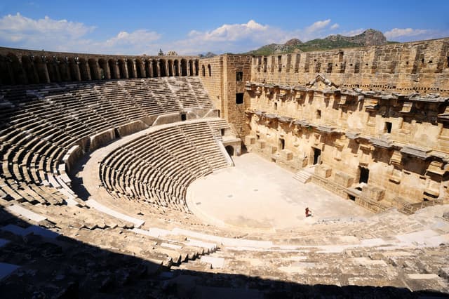 New finds reveal 6,000-year-old past of Türkiye’s Aspendos
