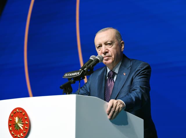 Erdoğan highlights Mecca pact as Ankara takes initiatives for peace