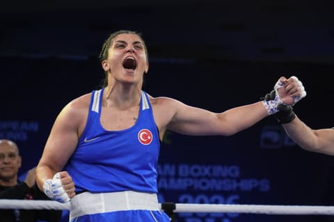 Busenaz Sürmeneli wins 2nd straight European boxing gold