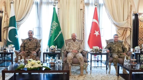 Türkiye, Pakistan, Saudi military chiefs meet in Riyadh