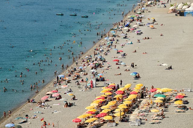 Türkiye records hottest year in 2024 as 2025 hits driest since 1964