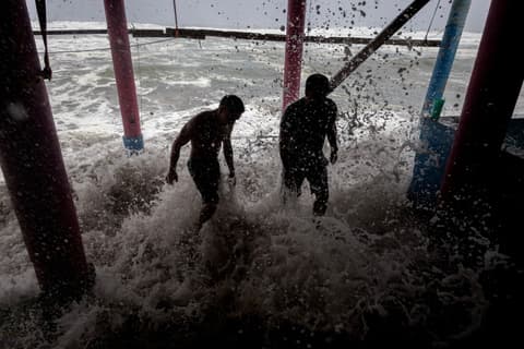 Hurricane Nolo threatens Hawaii, Mexico with flooding, high surf