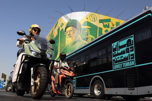 US rejects conditions to reopen Hormuz, but Tehran stands firm