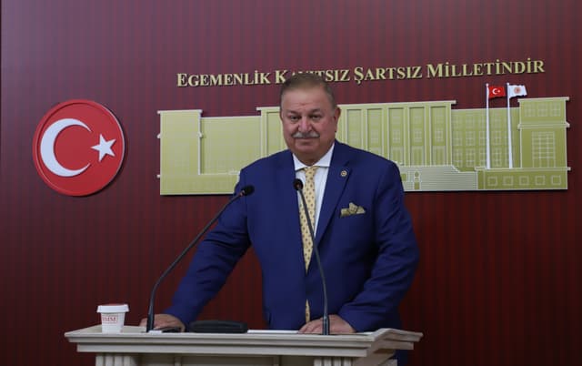 Row in Turkish opposition YRP costs deputy chair his seat