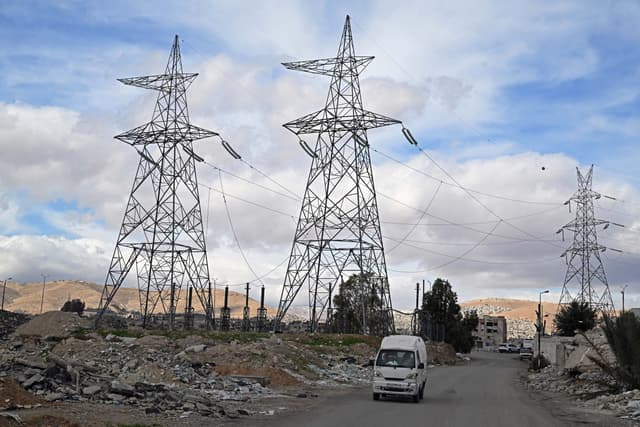 Gas pipeline explodes near power station outside Damascus