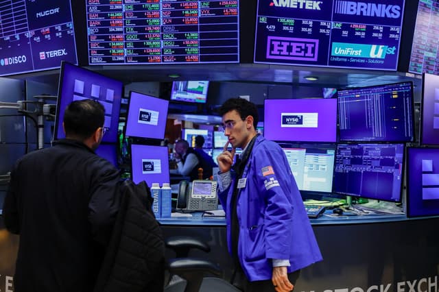 Global sell-off deepens as US bond yields hit highest since 2002