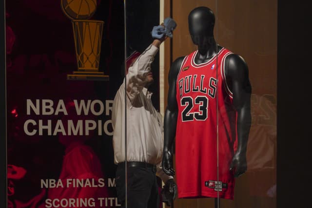 Jordan’s 'Last Dance' jersey sets NBA auction record at $12.26M