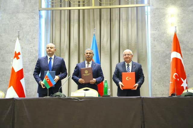 Türkiye, Azerbaijan, Georgia defense chiefs discuss Caucasus security