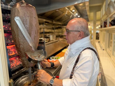 Bursa's historic 'Kebapçı Iskender' arrives in London's Knightsbridge