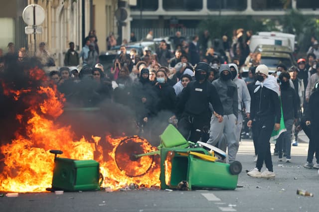 French student protests boil over as clashes rock high schools