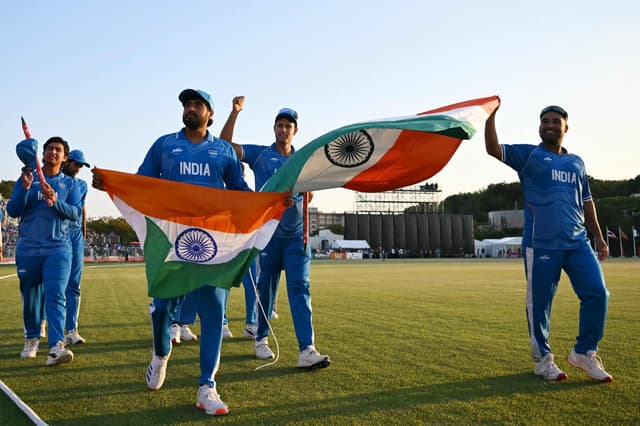 No handshakes, no change in result as India beat Pakistan for gold