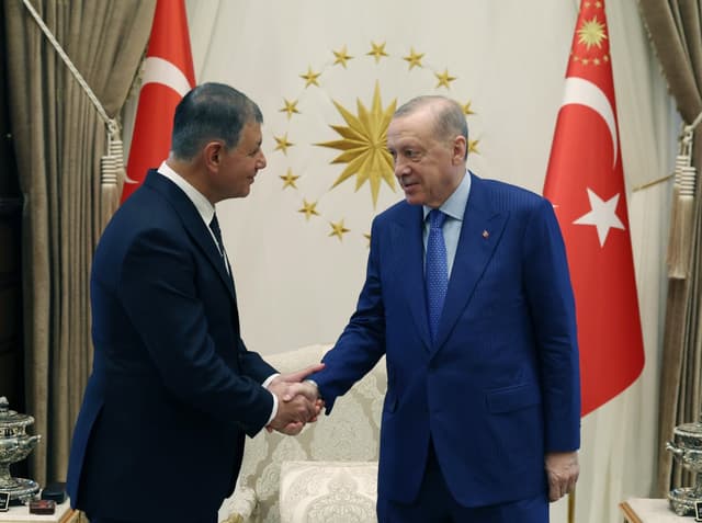 Izmir mayor set to switch to AK Party this week: Report