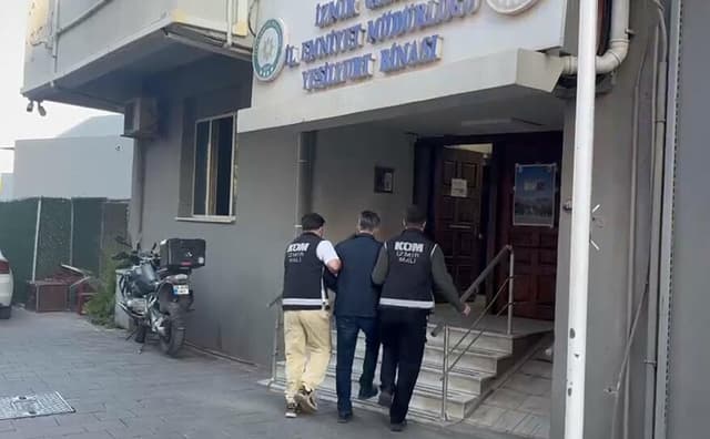 Türkiye widens municipal corruption probes with arrests in Mersin, Izmir