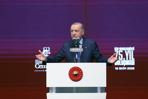 Erdoğan backs Teknofest youth against tech oligarchs’ influence
