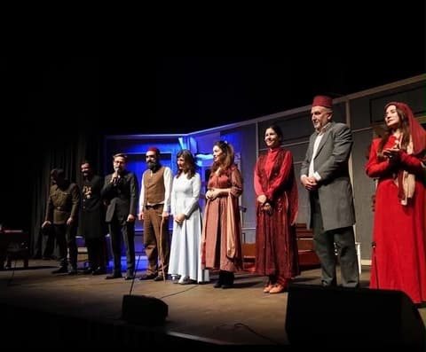 ‘ALLATINI’ brings Abdülhamid II’s final years to Istanbul stage