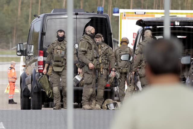 Reported air emergency forces police to seal off Nuremberg airport