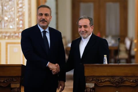 FM Fidan, Iran FM discuss regional tensions, efforts to end conflicts