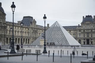 Louvre risks closure without major overhaul: Museum chief