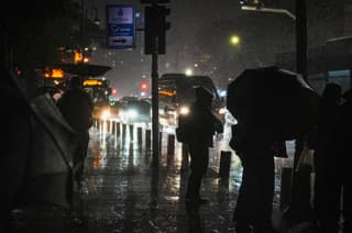 1 killed after torrential rain paralyzes Istanbul, triggers flooding
