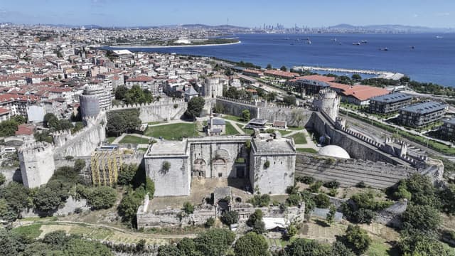 Echoes of 2 empires linger at Istanbul’s Yedikule Gate