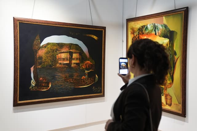 Istanbul exhibition offers modern synthesis of Ottoman traditions