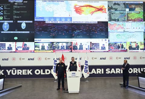 Türkiye mobilizes 55,560 personnel as floods hit Istanbul