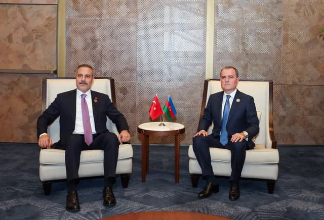 FM Fidan holds talks with Azerbaijani, Sri Lankan counterparts