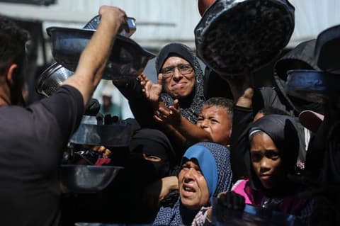 Gaza rejects truck taxes, urges Israel to allow 600 daily deliveries