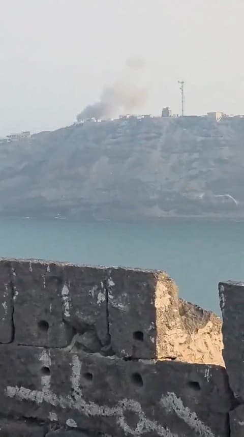 5 killed in Yemen palace strike as Houthis claim hit on Saudi jet