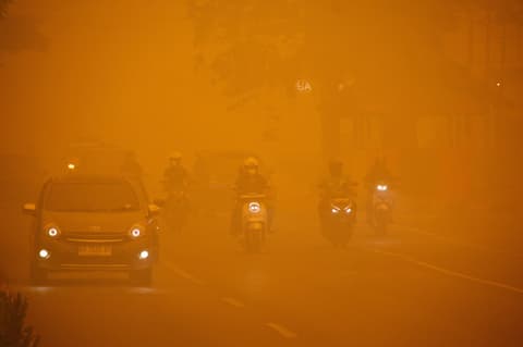 4 killed battling flames as Indonesia’s wildfire crisis deepens