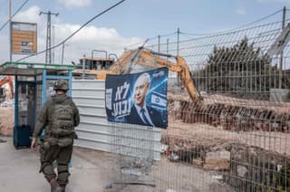 EU urges Israel to reverse illegal settlement plans, warns businesses