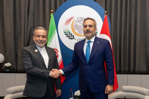 FM Fidan holds talks with OIC counterparts in Iraq