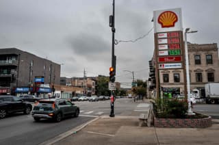 US consumers withstand rising prices, but for how long?