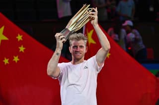 Davidovich Fokina outlasts Jodar to win Shanghai Masters