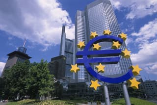 Euro under pressure: Europe’s debt and growth dilemma