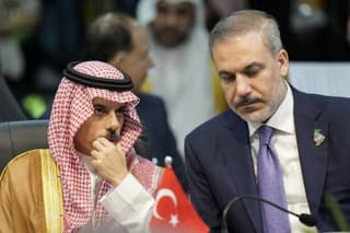 Turkish, Saudi FMs discuss regional security in phone call