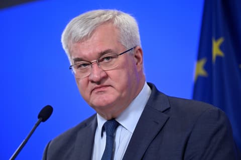 Ukraine's top diplomat calls for renewed push for peace talks