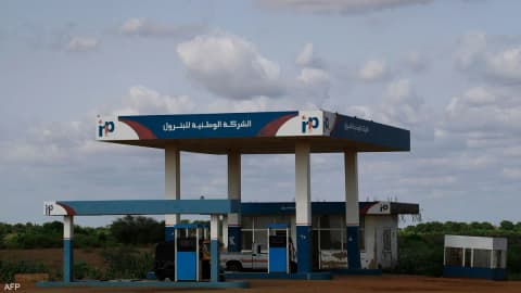 السودان: سعر جالون الوقود يصل إلى 55 ألف جنيه في الخرطوم