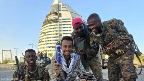 تقرير: الجيش السوداني يزود كتيبة البراء بالمدفعية والمسيّرات
