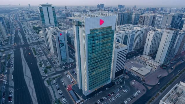 10.3 مليار درهم أرباح "أبوظبي التجاري" خلال 9 أشهر بنمو 27%