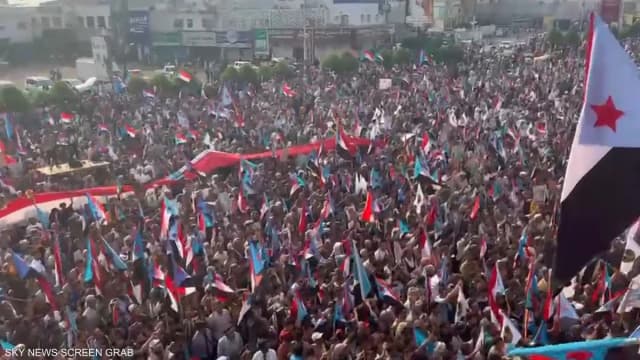 اليمن.. حشود جماهيرية في ذكرى تأسيس الجيش الجنوبي