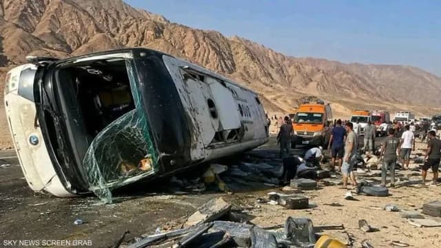 وفاة 21 شخصا من بينهم 10 أردنيين بحادث سير في مصر