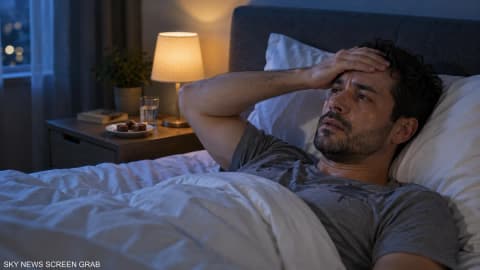 التعرق بعد تناول الحلويات.. هل يعني الإصابة بالسكري؟