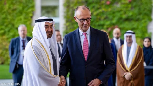 محمد بن زايد: بحثت مع ميرتس ترسيخ السلام بالشرق الأوسط