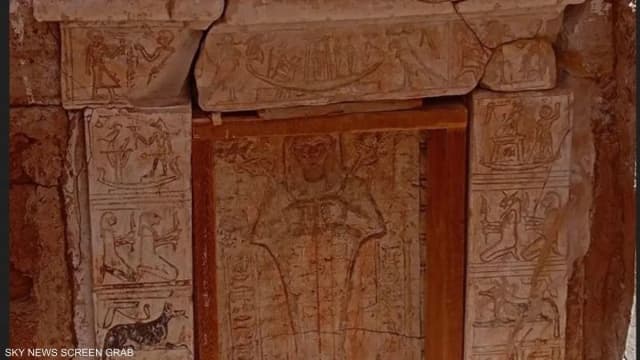 مقبرة هرمية من العصر الروماني.. كشف أثري جديد بالوادي الجديد
