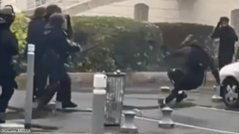قنبلة غاز في وجه طالب.. فيديو يشعل الغضب في فرنسا
