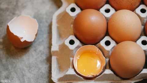 بعد "تاريخ البيع".. إلى متى يظل البيض صالحا؟