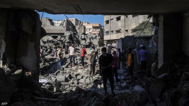 صاروخان وحريق.. غارة إسرائيلية تقتل 5 أشخاص في غزة